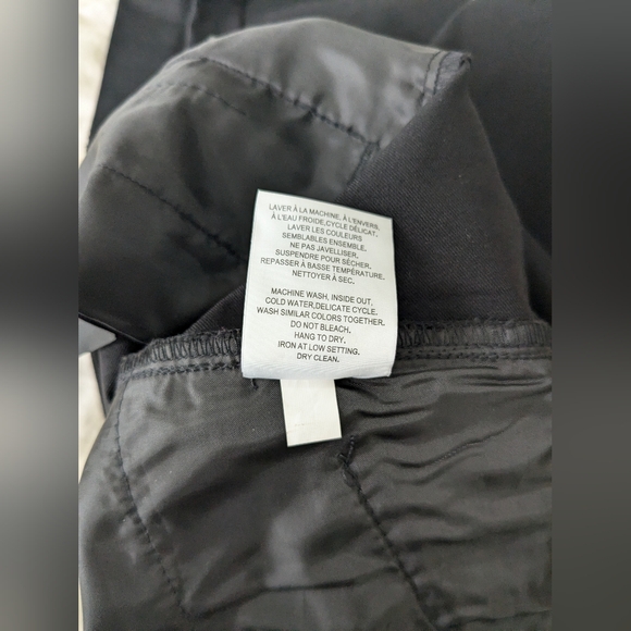 Classic black, pull on Capri pants by Pennington's in every story, 18 regular - Picture 10 of 12